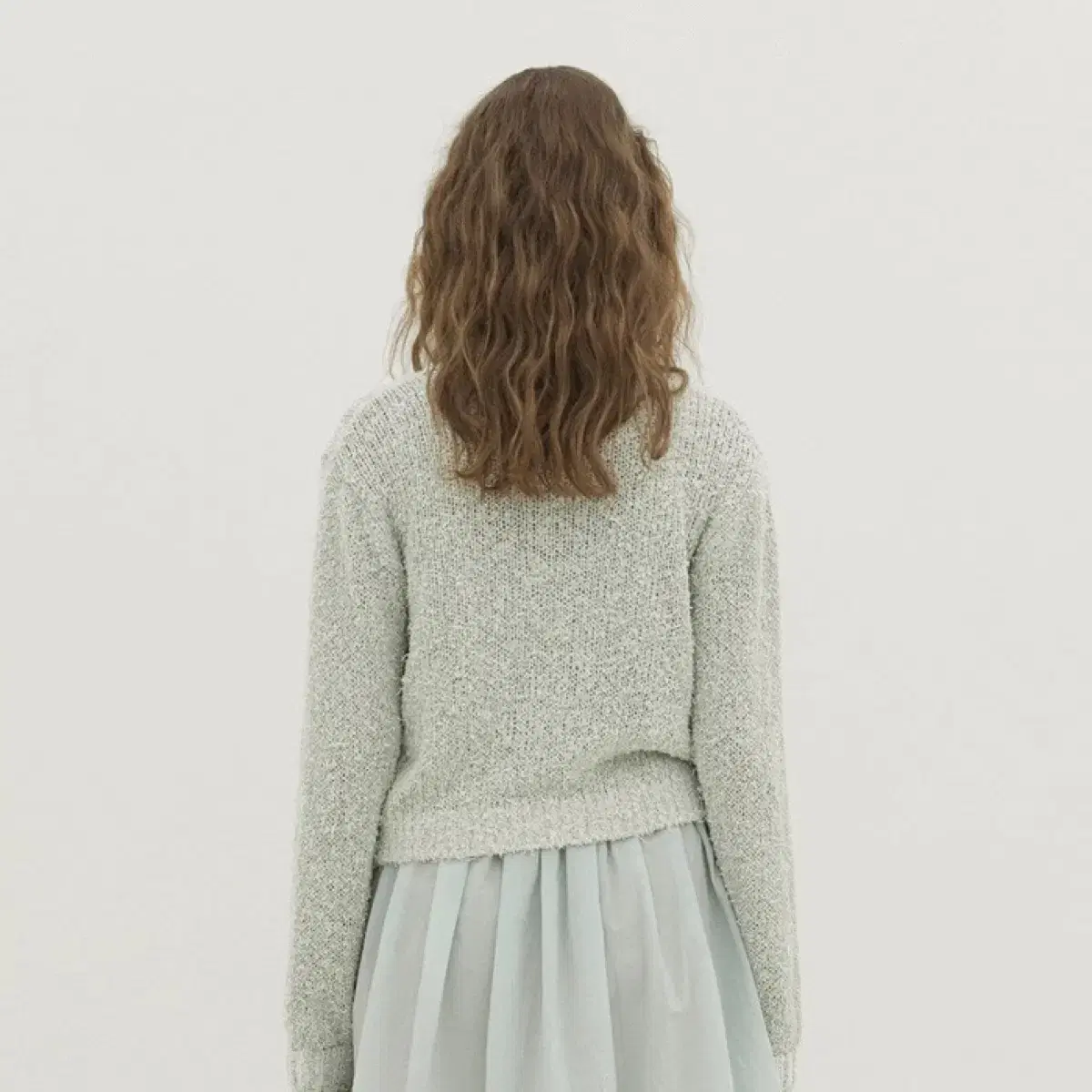 아위 (AHWE)  Boucle Cropped Cardigan