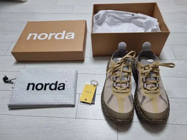 노다 norda 001 레골리스 260(US8)