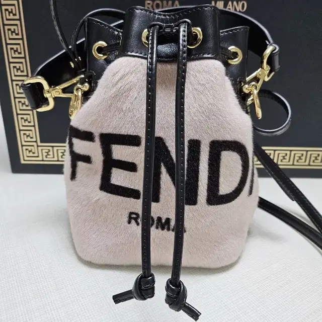 [새상품] 펜디 몬트레조 버킷백 FENDI