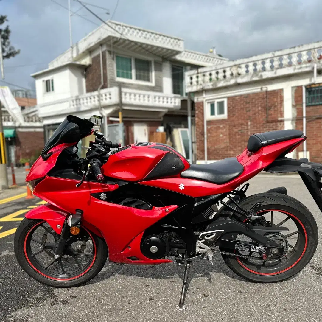 20년형 gsx r125 싸게판매합니다.