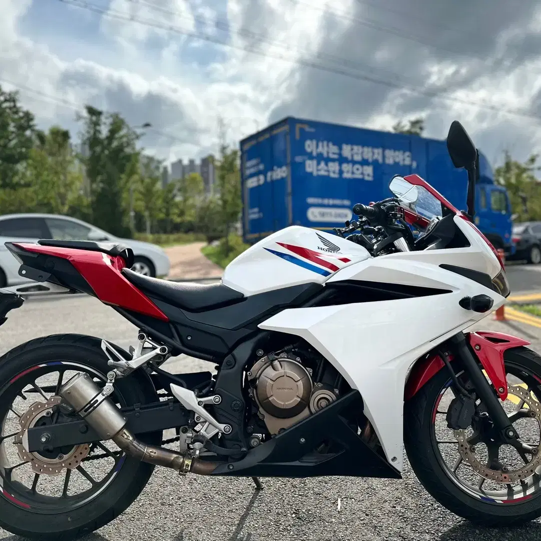 16년식 cbr500r 배기튜닝 싸게팝니다.