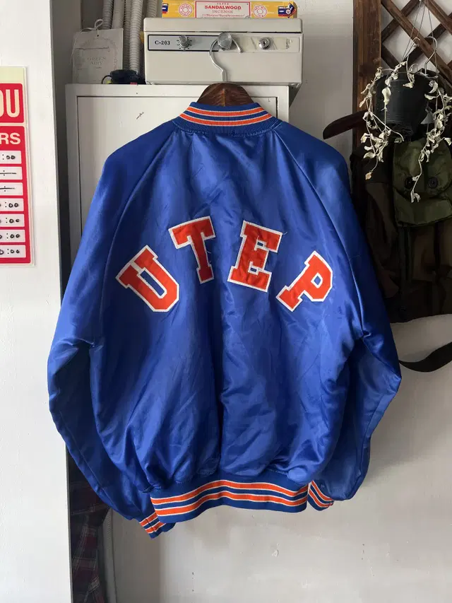 [XL]90's USA 빈티지 UTEP 새틴 바시티 자켓