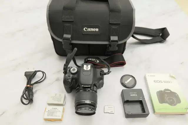 캐논 DSLR 카메라 EOS 600D 와 18-55렌즈 세트