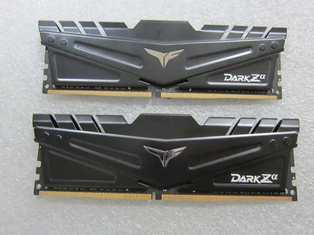 팀그룹 T-Force DDR4-3200 DARK Z Alpha 16Gx2