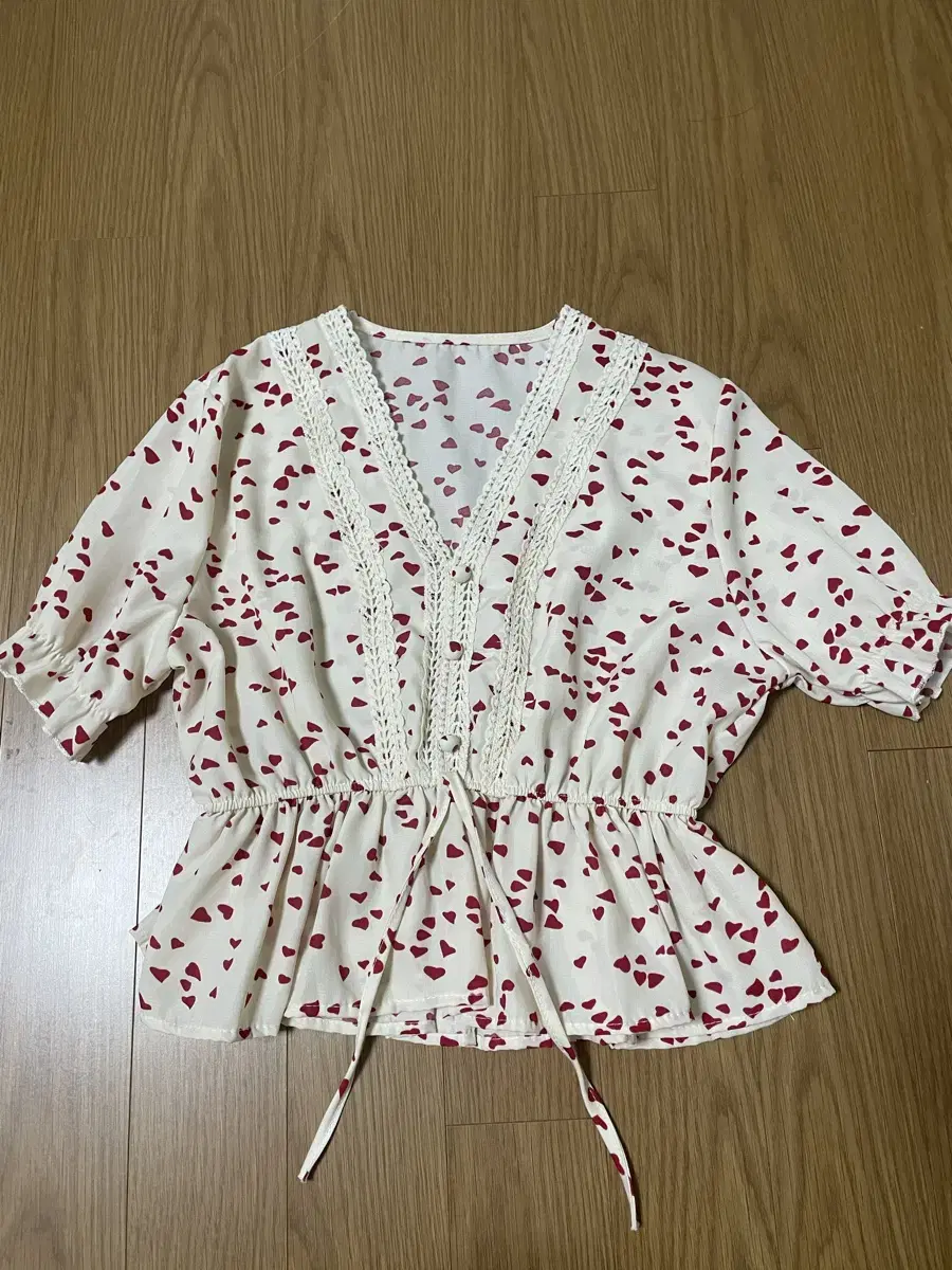 Crop Heart Blouse