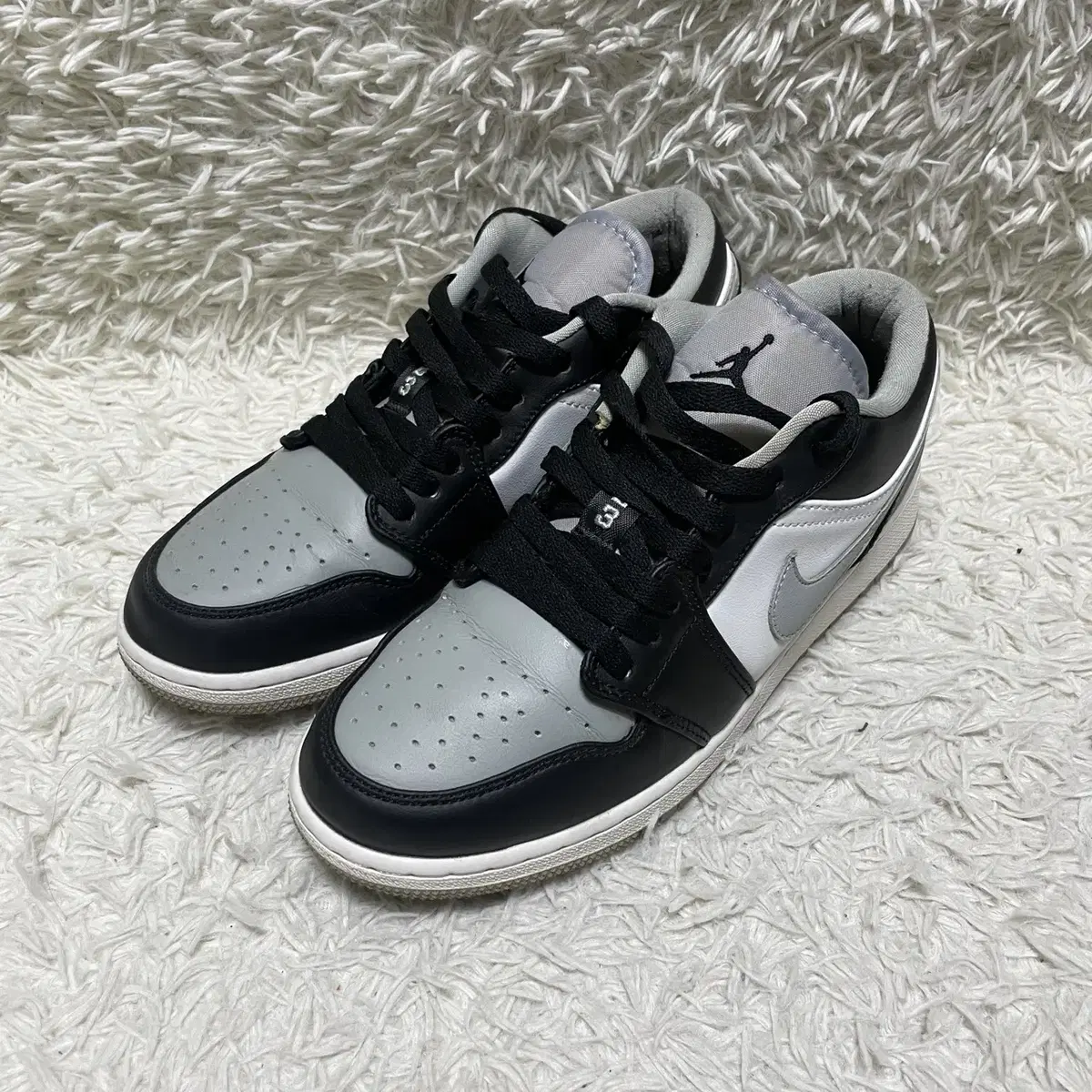 [240] NIKE Nike Air Jordan 1 Low Light Smoke Grey Sneakers