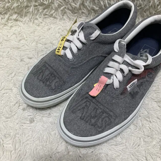 [260] VANS 반스 어센틱 스니커즈