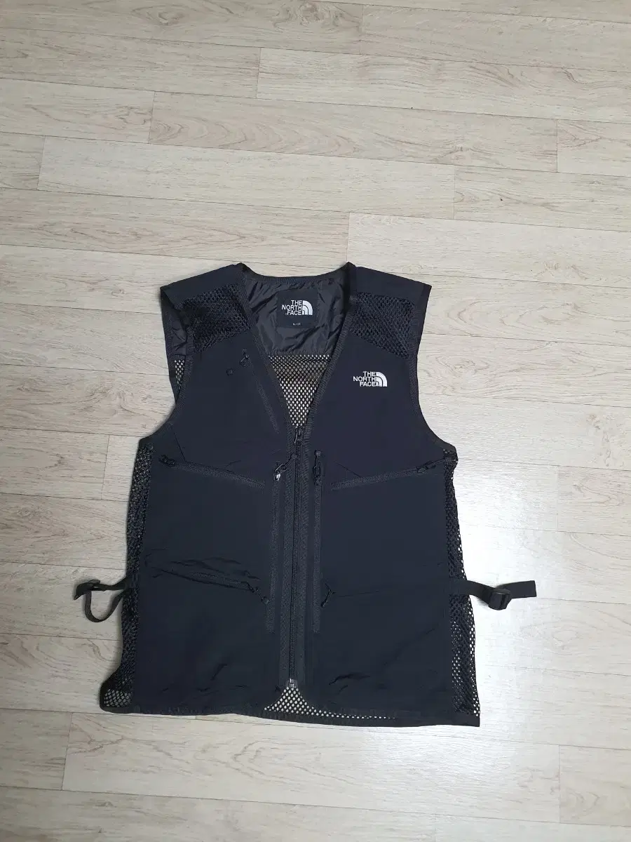 95 The North Face genuine spring summer vest men's 95 size perfectly clean