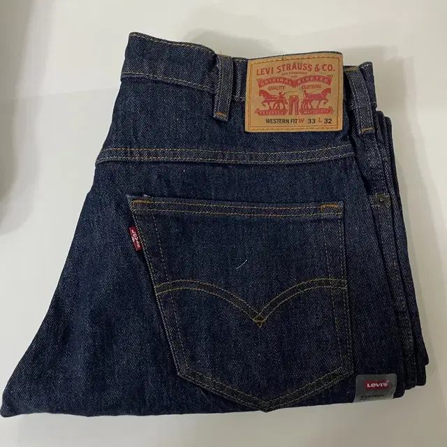 [Levi's] 웨스턴 핏 33x32 새상품