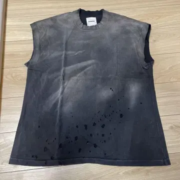 BOWWOW HARD AGING SLEEVELESS TEE