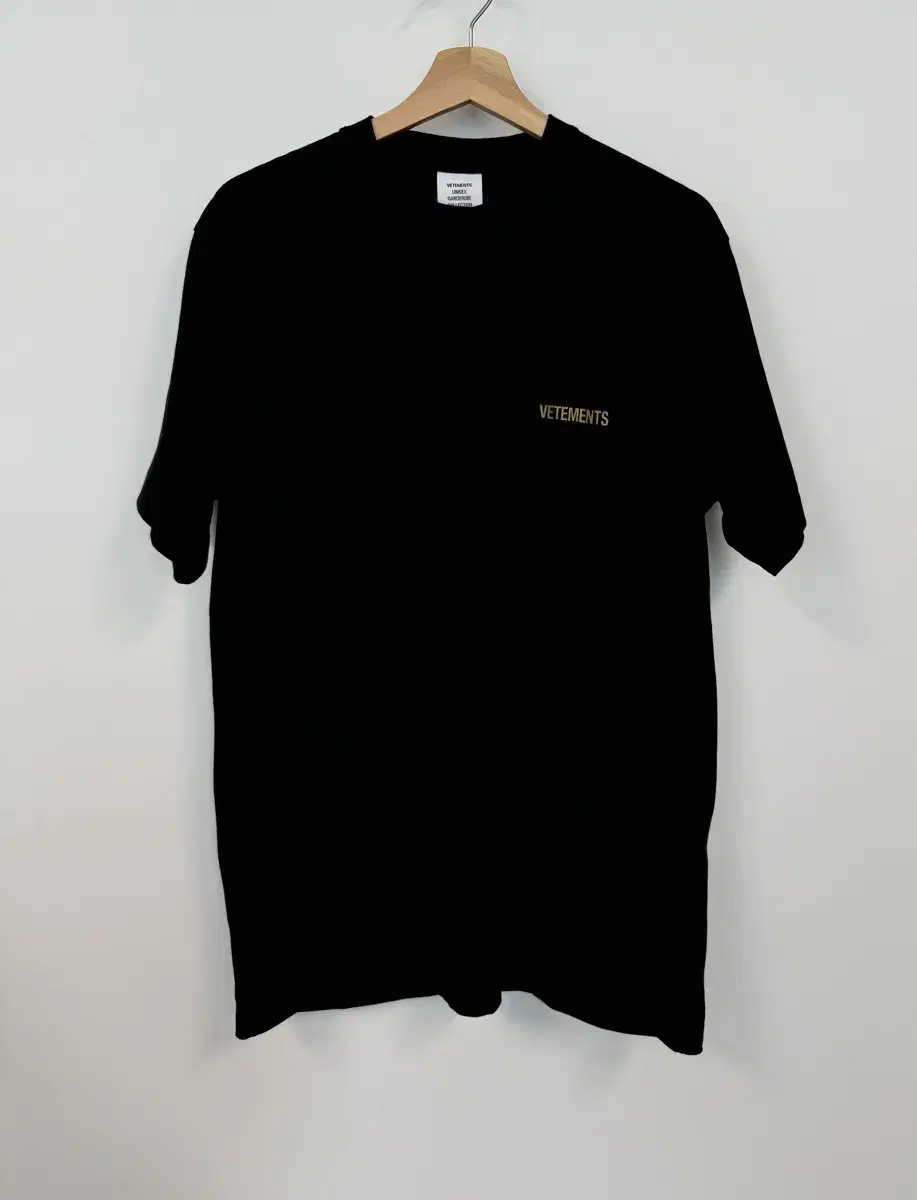 VETEMENTS Vetements Black short-sleeved T-shirt