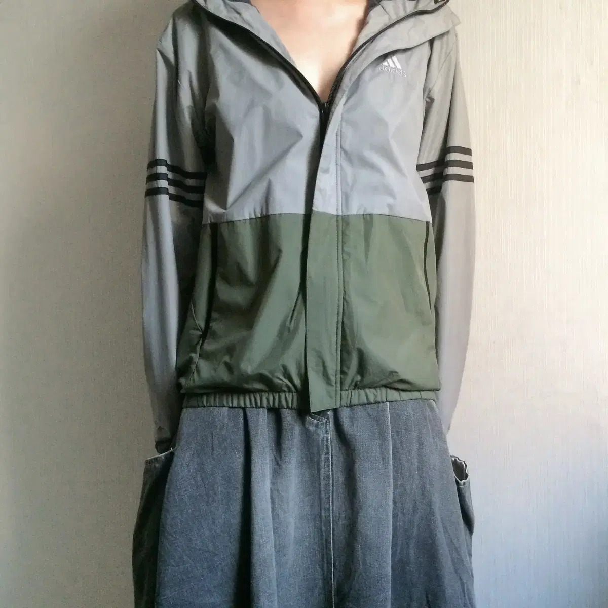 adidas hood windbreaker