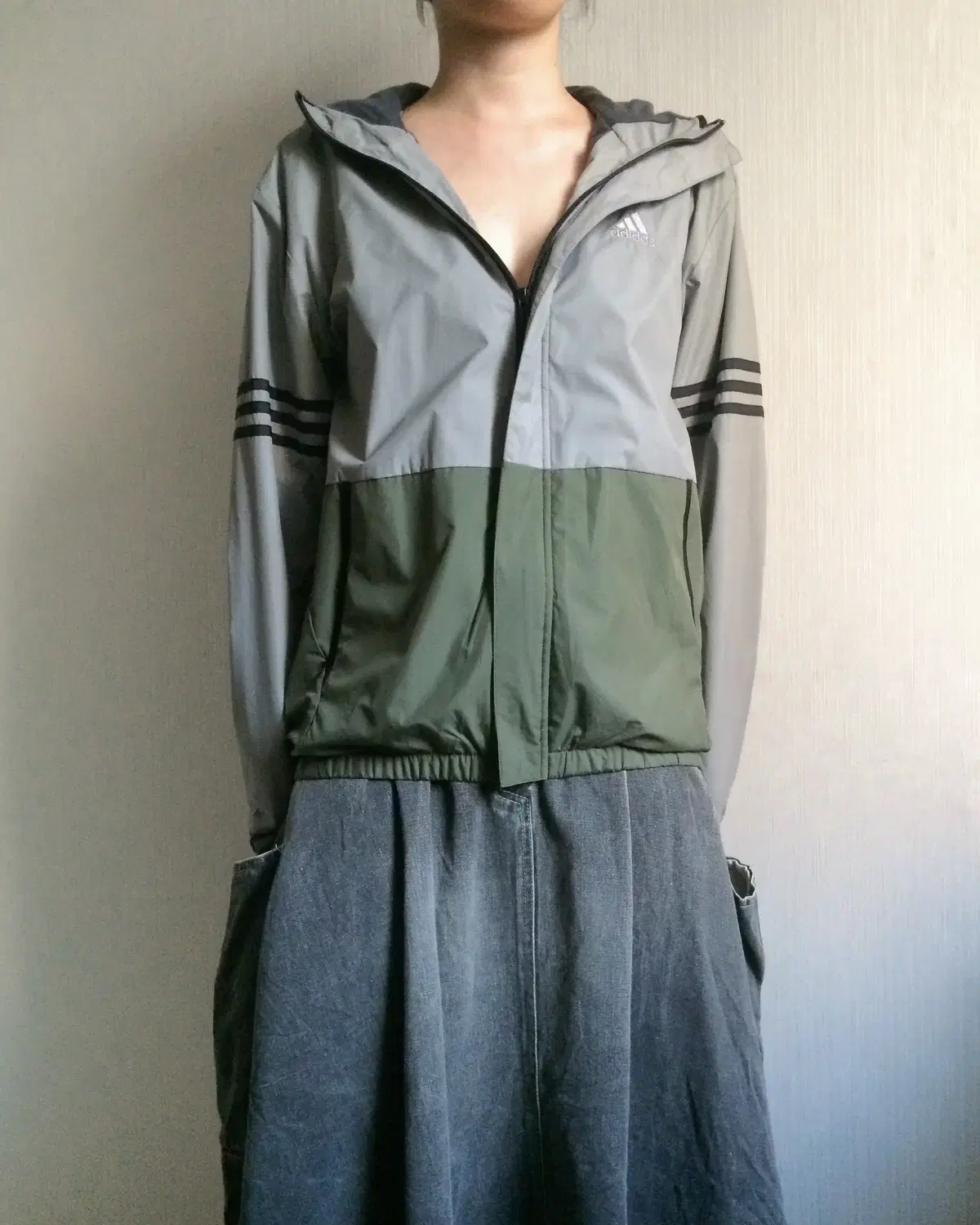 adidas hood windbreaker