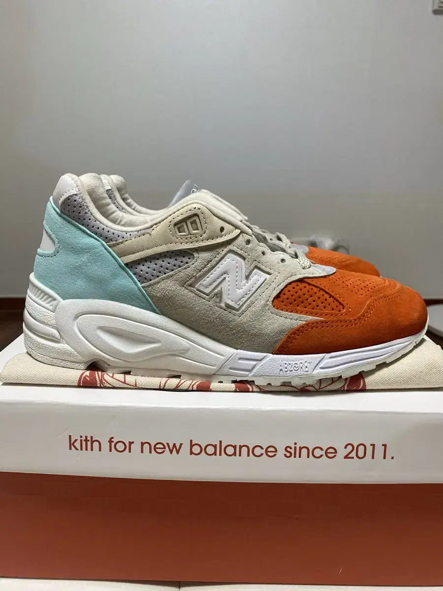 뉴발란스 990v2 kith 245