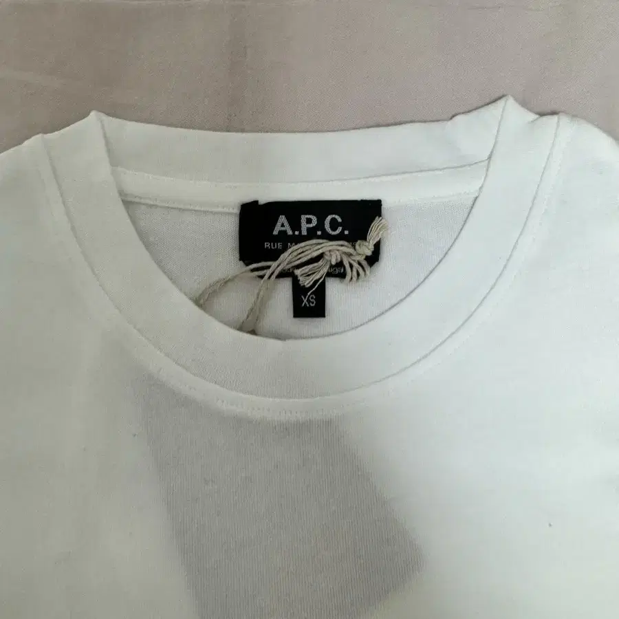 (오늘만급처)APC 레이몬드 반팔티 새상품