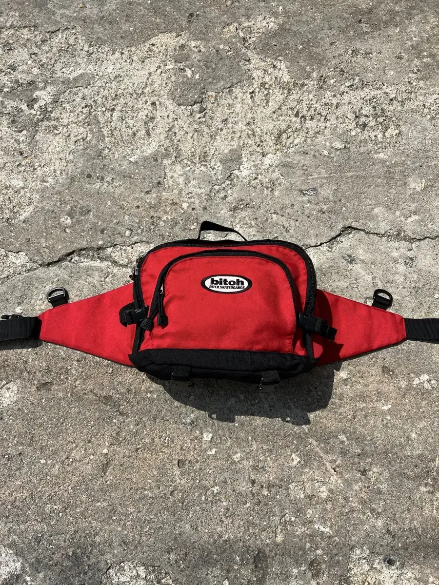 BITCH SKATEBOARDS WAIST BAG 비치스케이보드 크로스백