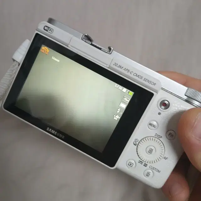 삼성 NX3000 디지털 카메라