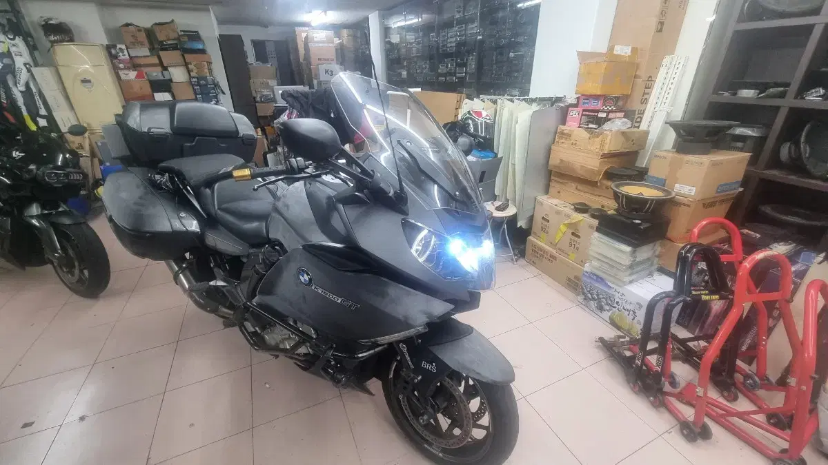 bmw k1600gt  + bmw k1300r