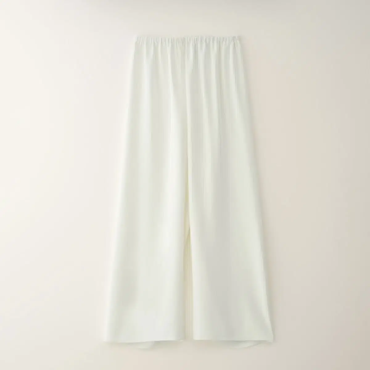 B.M.U.Z. Venue Low Pants White