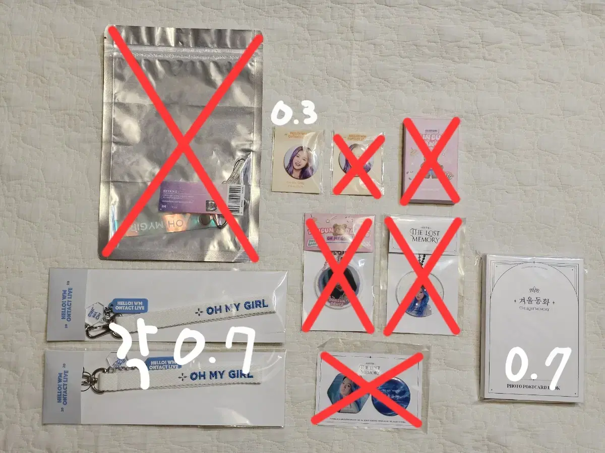 OH MY GIRL official goods (keyrings poster pinbuttons, etc.)