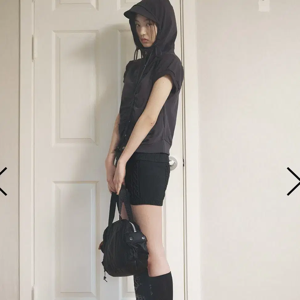 허그유어스킨 Cable knitted shorts (black)