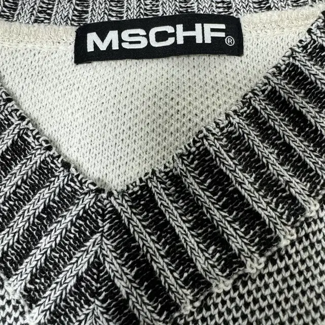 미스치프 RHOMBUS KNIT VEST-BLACK/CREAM