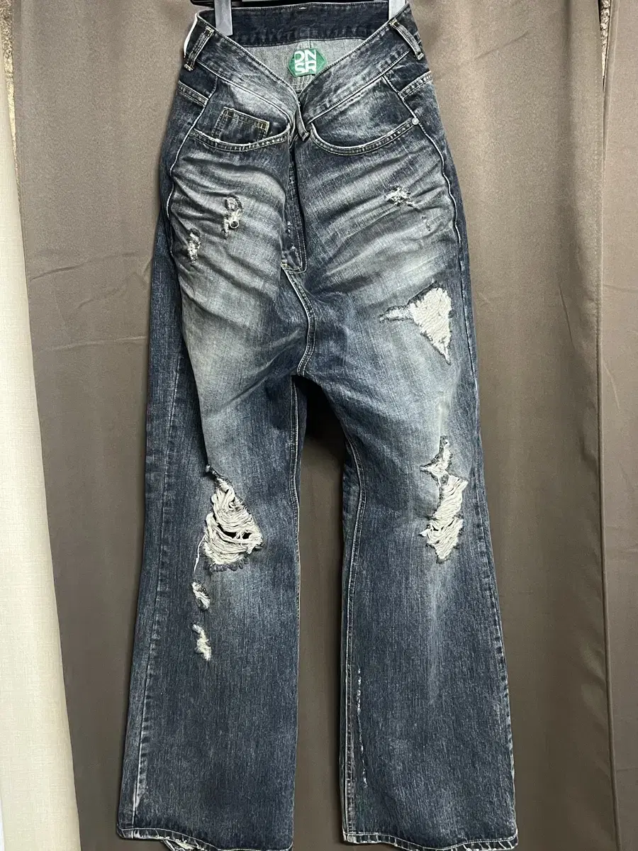 (XL) Dnsr Dnsr Mad Destroyed Dirty Denim Pants