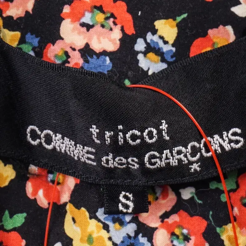 COMME DES GARCONS 꼼데가르송 플라워 프릴 블라우스 C030