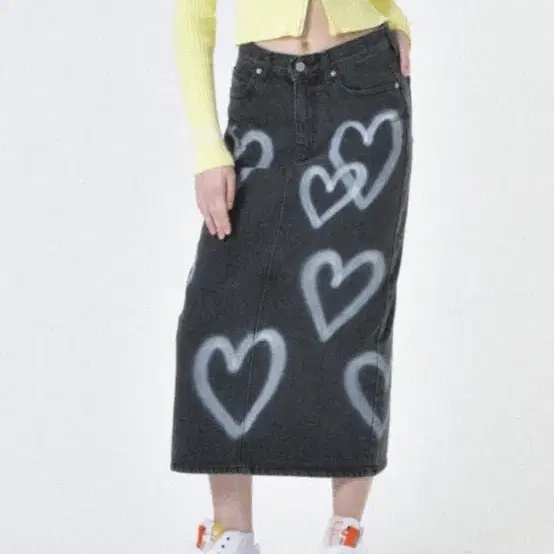 미드나잇무브 heart denim skirt (black)