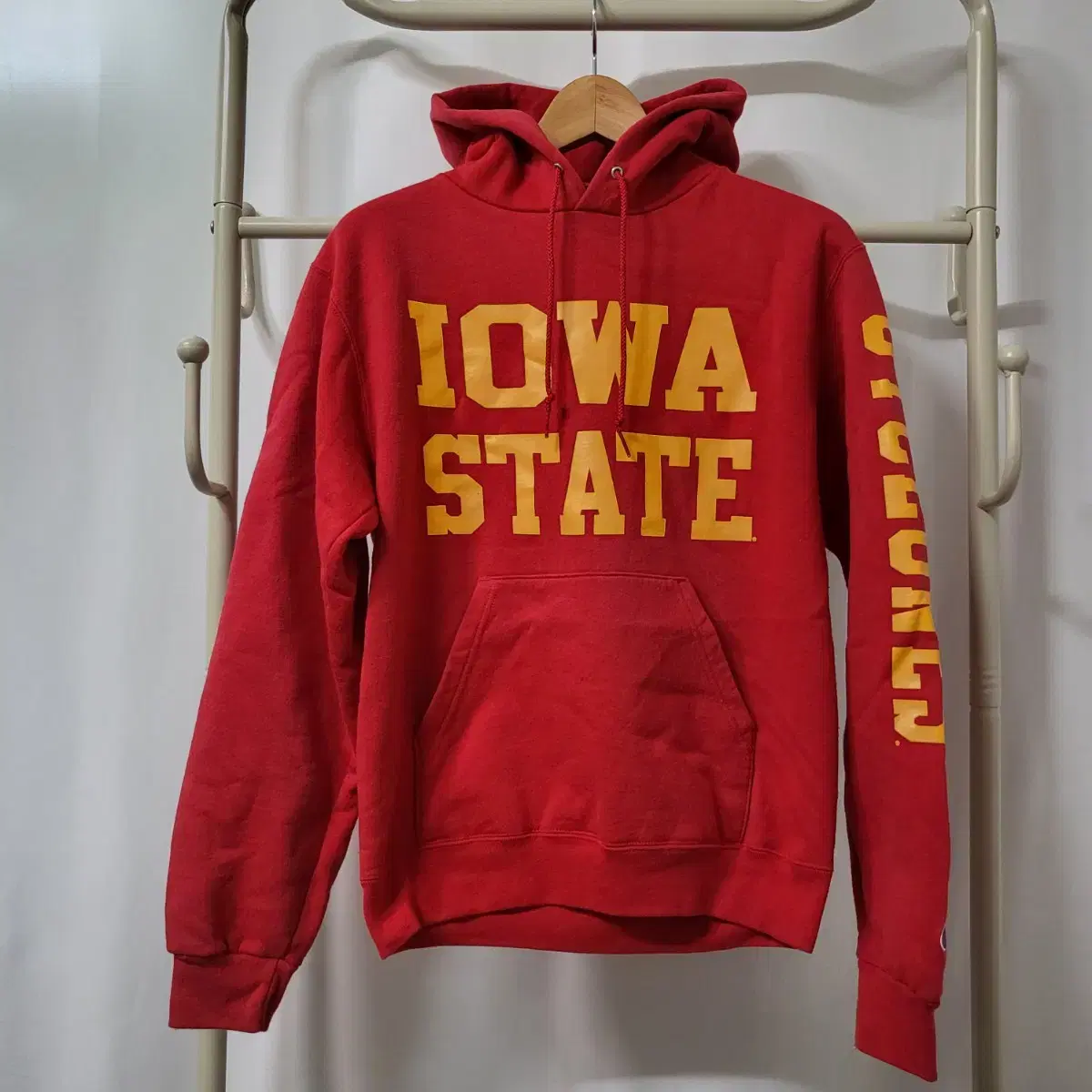 B959 [S] Champion Old School Iowa State Hoodie