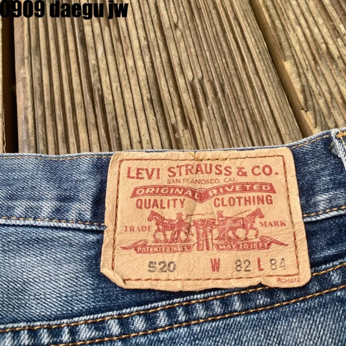 Levi's 520 Denim Pants 31