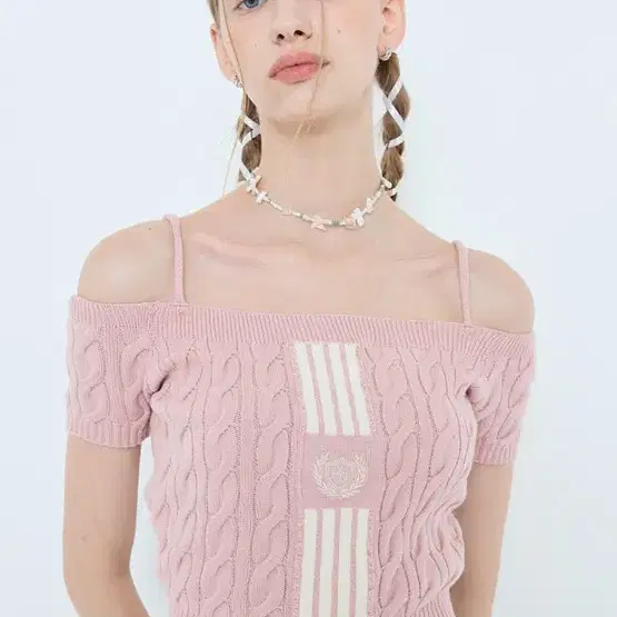 라티젠 L4 CABLE OFFSHOULDER KNIT(PINK)