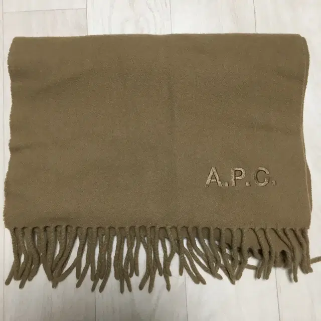 APC 아페쎄 울 머플러