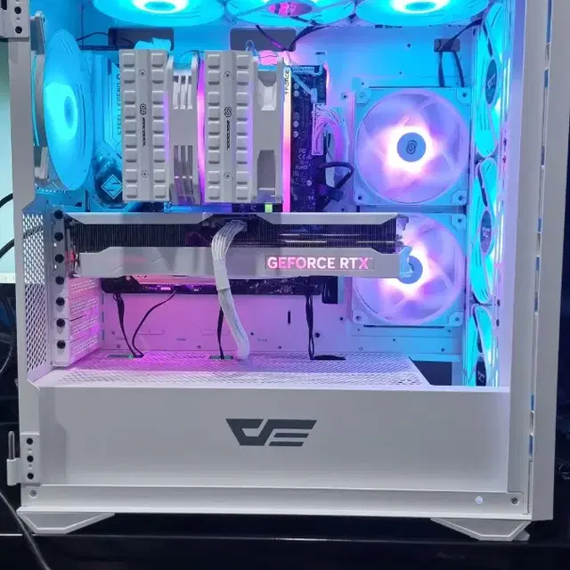 올화이트 7800X3D, 갤럭시 4070ti super 팝니다.