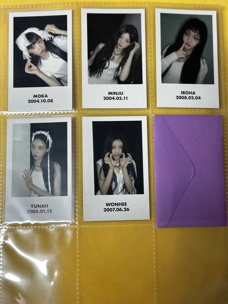 Eyelet illit showcase photocard set