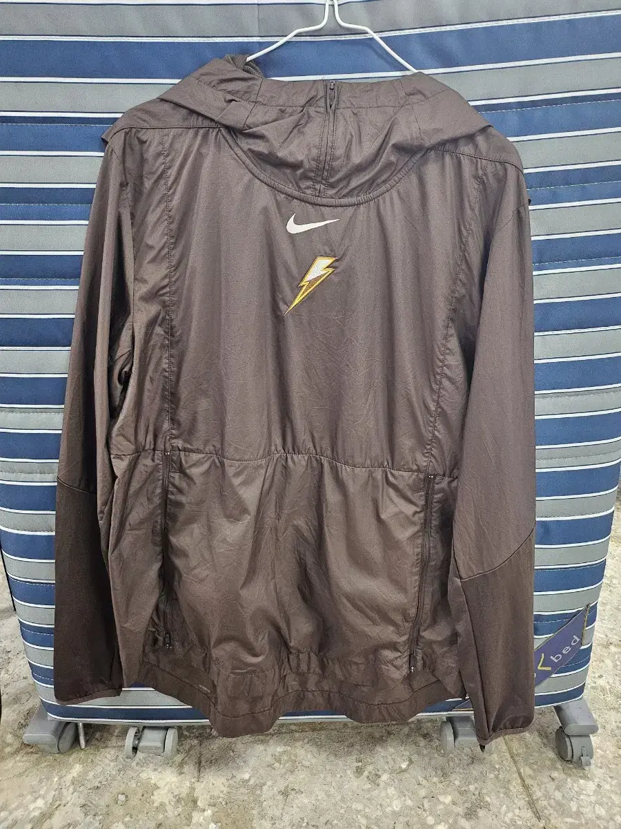 Nike Nylon Long Sleeve S