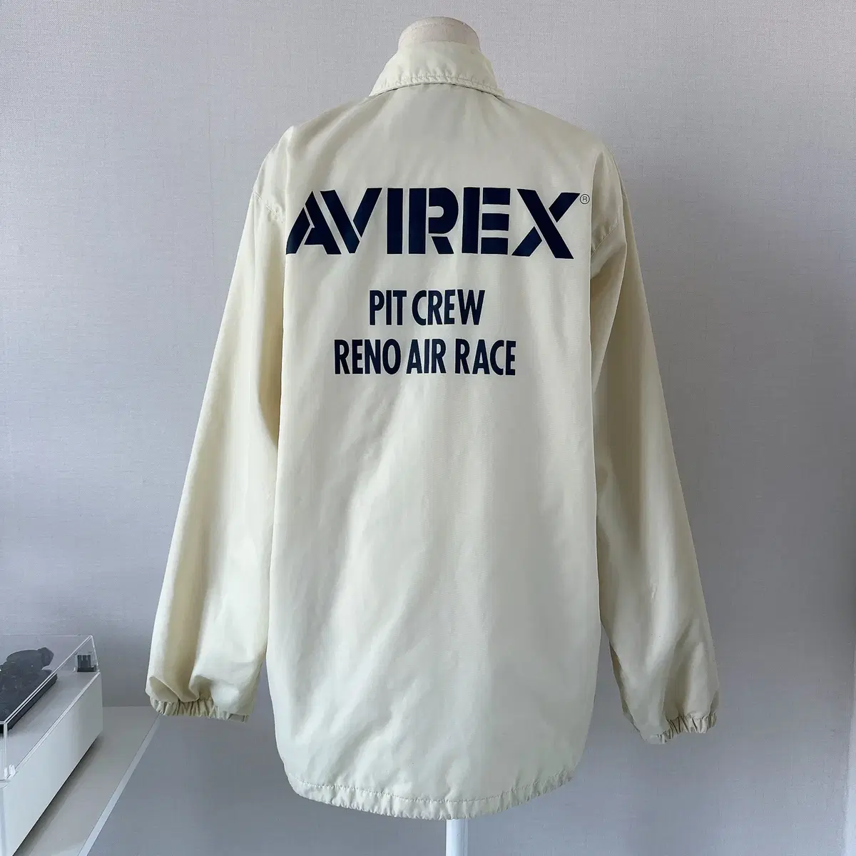 90s 아비렉스 빅로고 코치 자켓 AVIREX M 크림