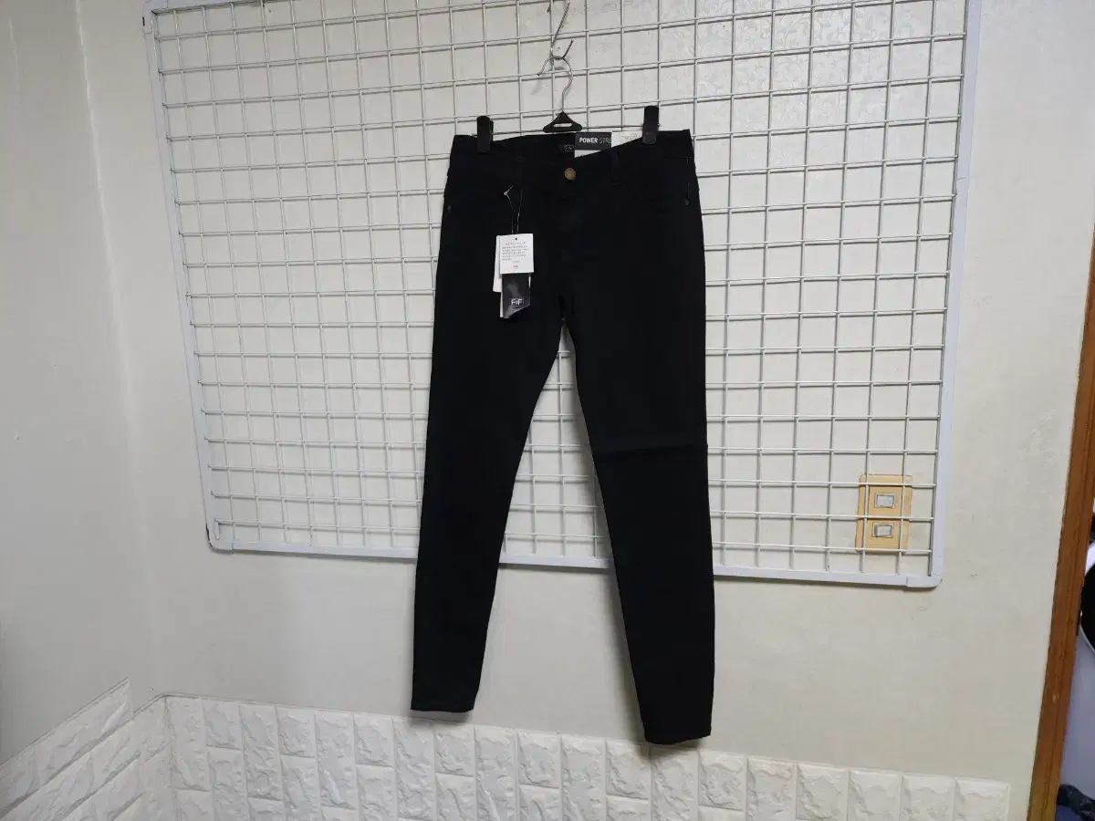 (New Product) F2F (Skinny Fit) Black Jeans (Women's 26)