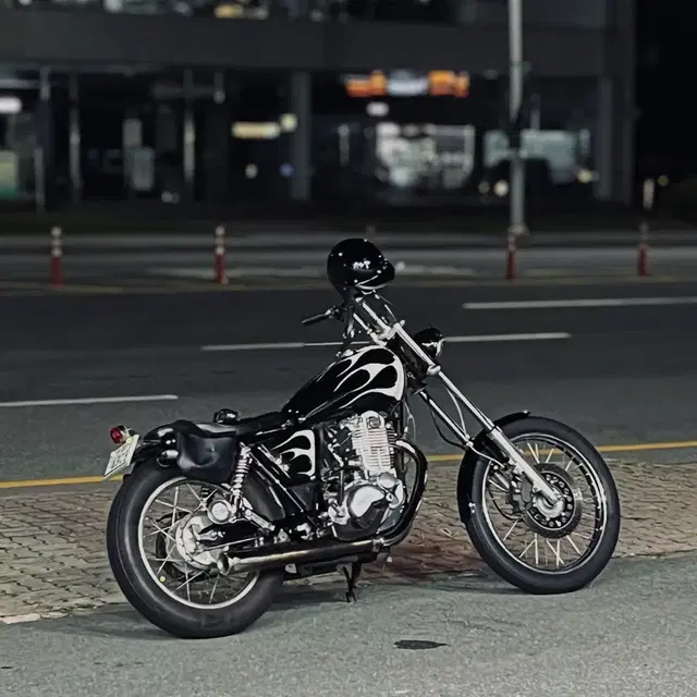 SR400 재패니즈 쵸퍼 팝니다.