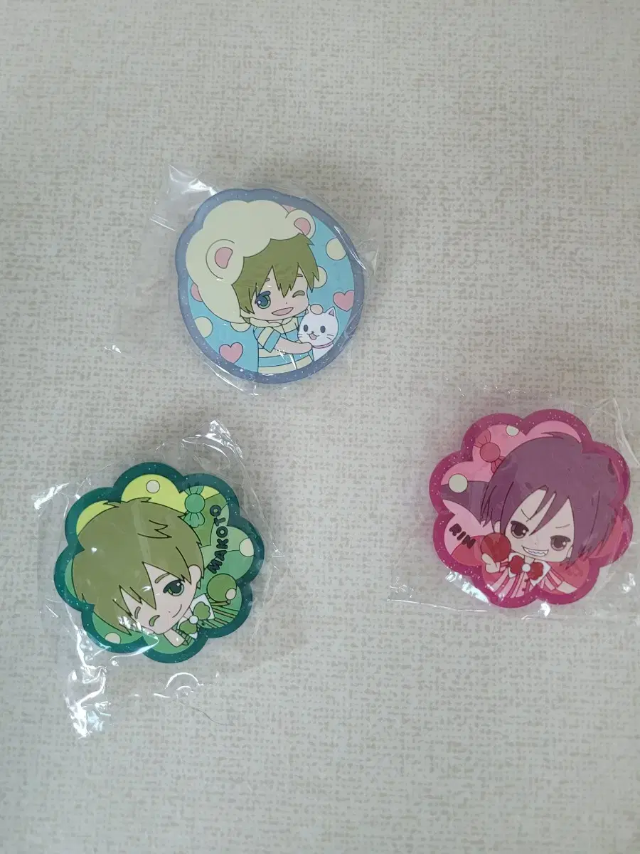 Unsealed Free Goods Badge Set by Taito