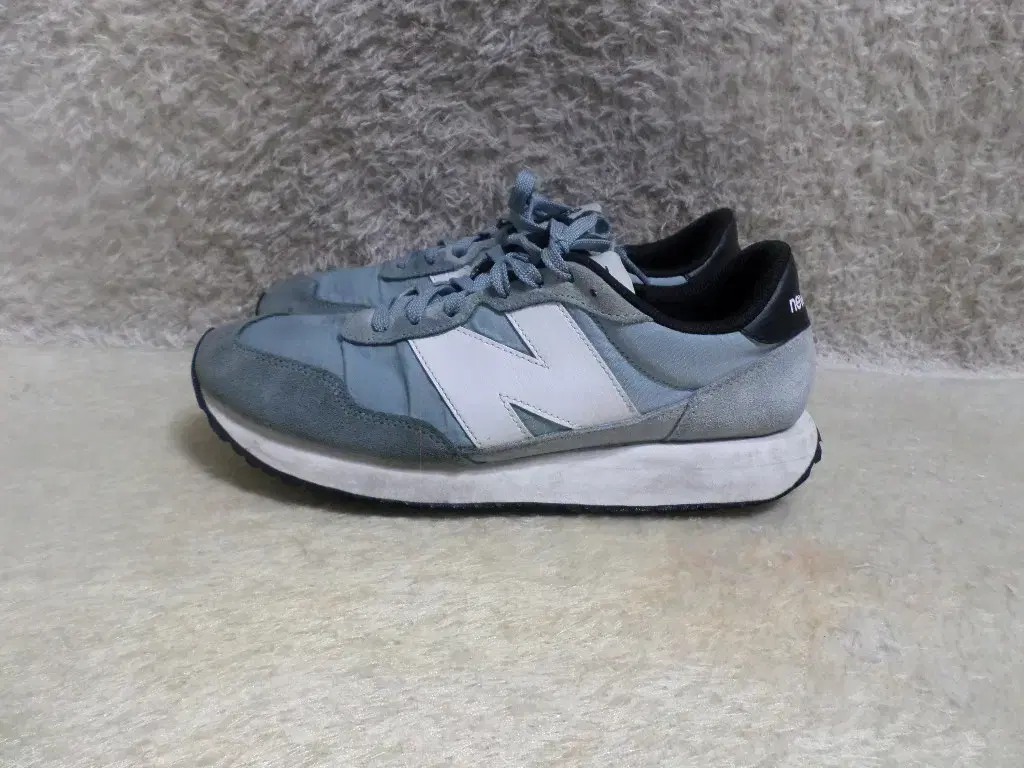 BettyBoomGuesse 280 New Balance 237 Gray Sneakers Used Shoes