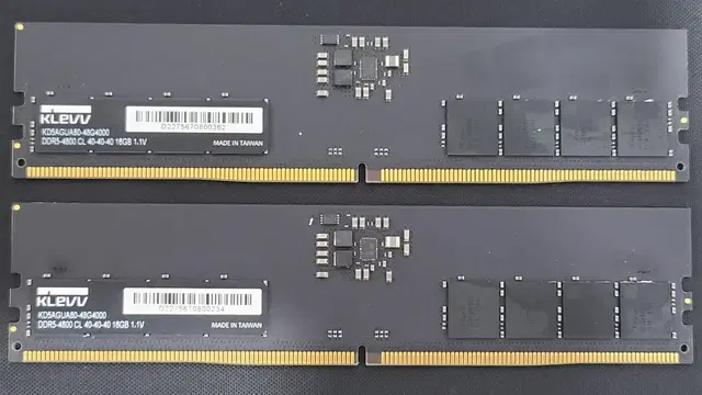 클레브 ddr5 4800mhz CL40 흑금치램 16GBx2개 팝니다~