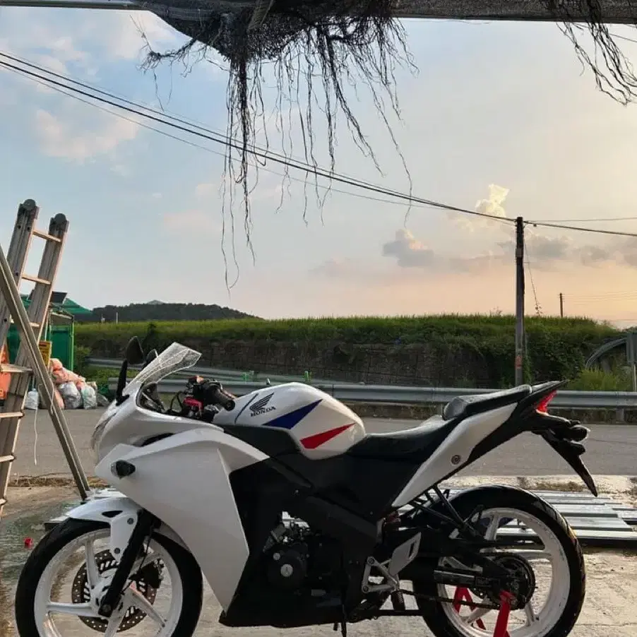 cbr125 17년식