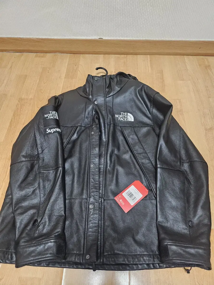 (L) Supreme The North Face Leather Mountain Jacket for FW18