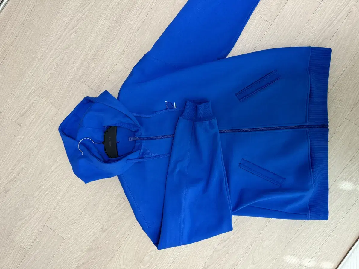 A2 Arthur Errors Twinheart bloo Hooded Up