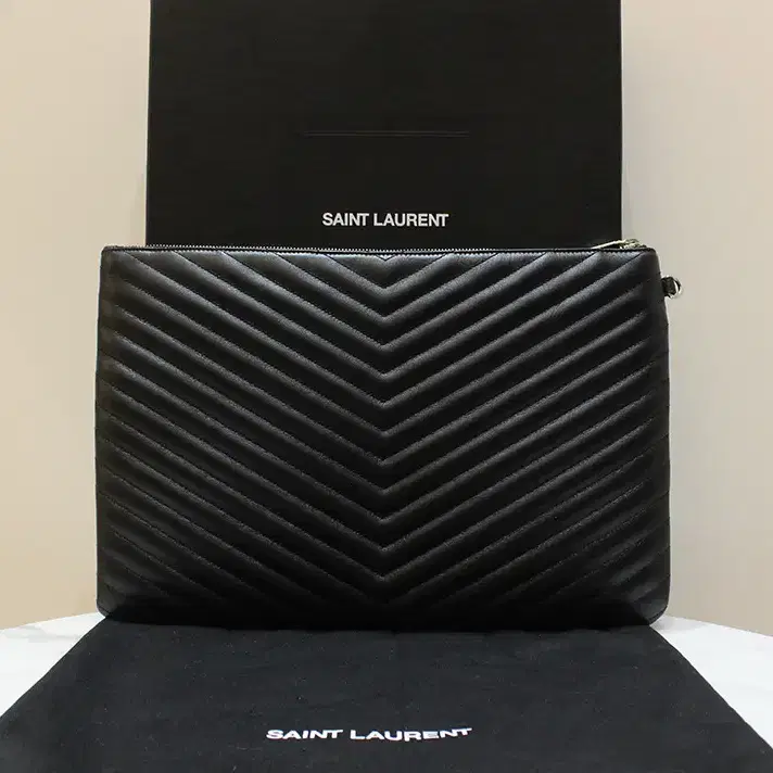 [중고명품다올]생로랑 YSL 모노그램 마틀라세 라지 클러치백 440222