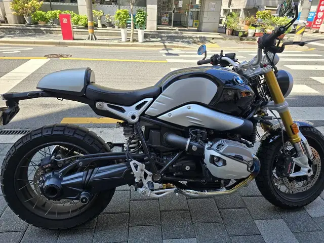 BMW r9t 알나인티 노멀 2020년식 무사고 급매