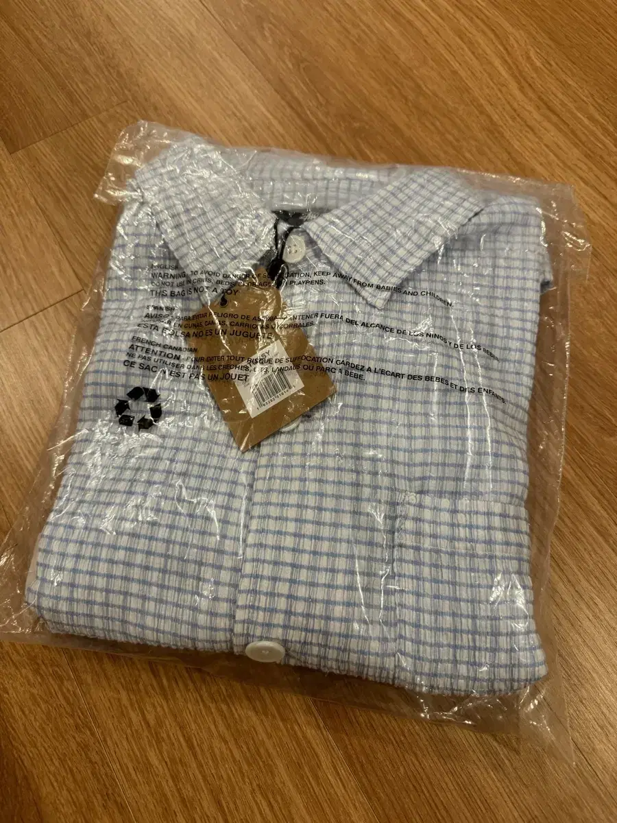 M) Stussy Crinkle Short Sleeve Shirt