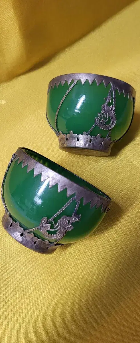 Pair of antique Chinese jade glass bowls (free shipping),