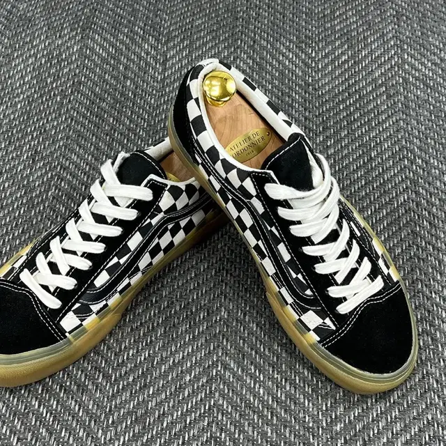 245) VANS 더블 라이트 검솔